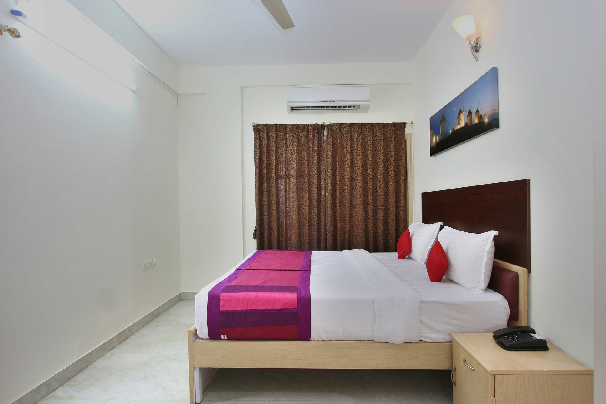 Capital O 5379 The Roy Grand Inns Bangalore Exteriör bild