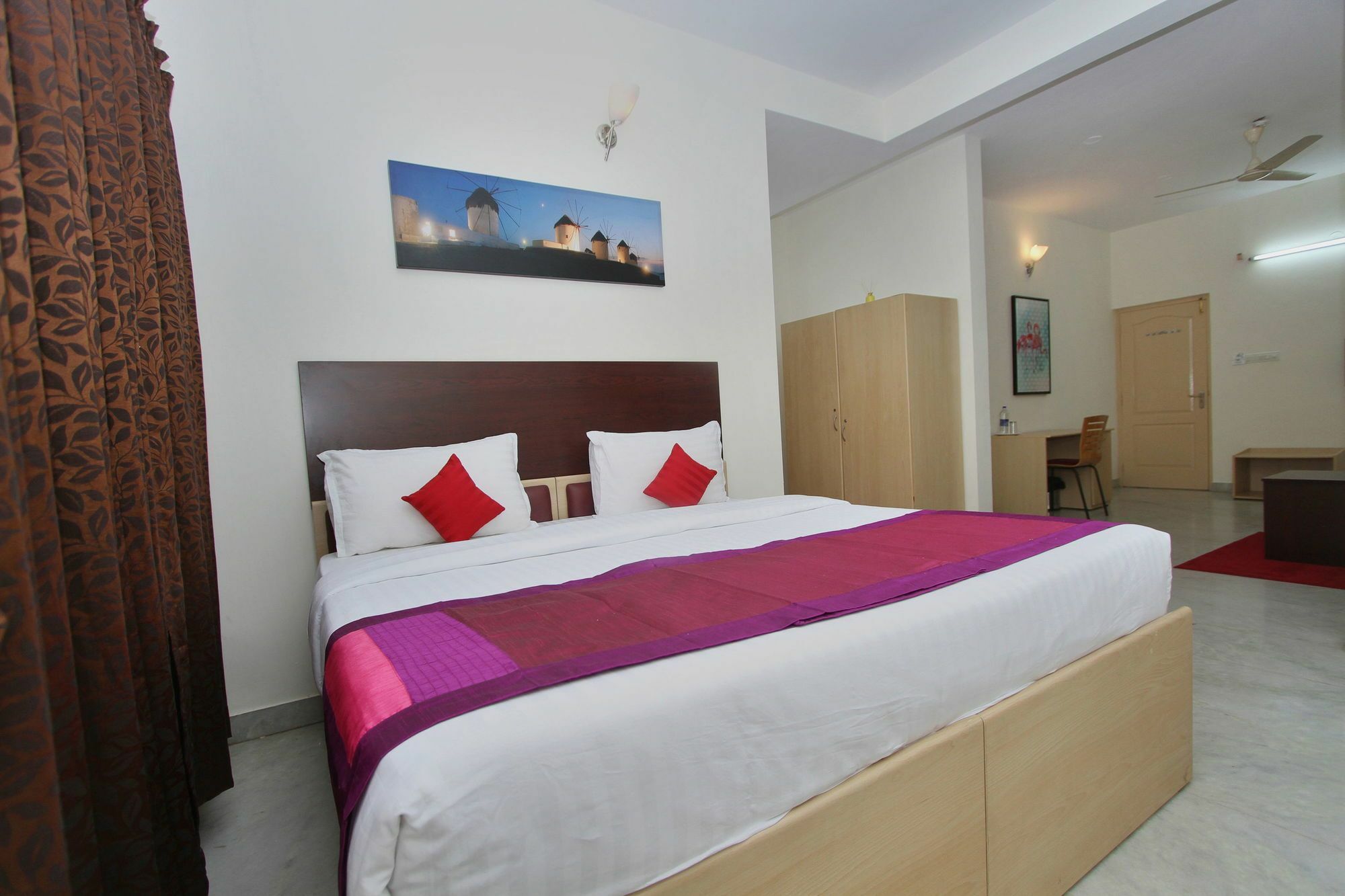 Capital O 5379 The Roy Grand Inns Bangalore Exteriör bild